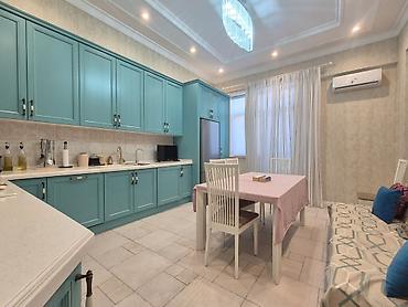 gence menzil: Elmlər metrosunun yanında, Park Academy Living kompleksində 8-ci — 2