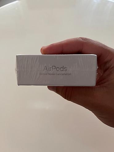 andrea bocelli cd: 1)Nove neotpakovane AirPods 4 slušalice 2)Originalno pakovanje 3)100% — 5