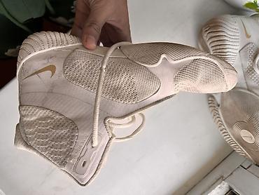 soft shell: Мужские кроссовки, 43, Nike, Б/у, цвет - Белый, Самовывоз — 2