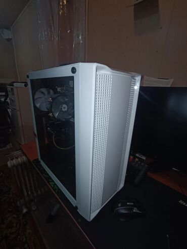 бу видеокарта: Компьютер, ядер - 8, ОЗУ 16 ГБ, Игровой, Б/у, NVIDIA GeForce RTX 3050, HDD + SSD