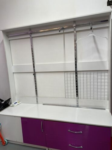 магазинное оборудование: Торговое оборудование для магазина одежды кронштейн и маникены