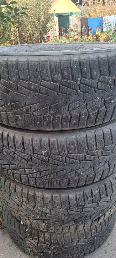 штампованые диски: Продаю б/у шипованные шины 4шт.размеры 285/65/17.Состочние