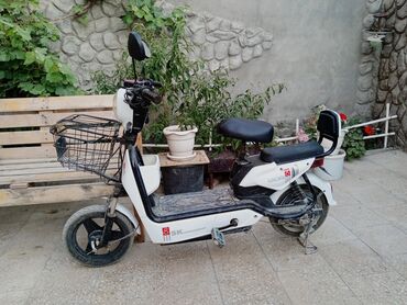 Soyuducu vitrinləri: Elektromabil.birdefe 3 saat zaryatqa yigir.30 qepik.Birdefeye 40 km