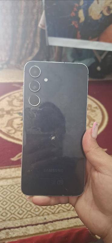 oculus guest 2: Samsung smartfon Xüsusiyyətlər: - Arxa tərəfdə 3 ayrı kamera modulu — 1