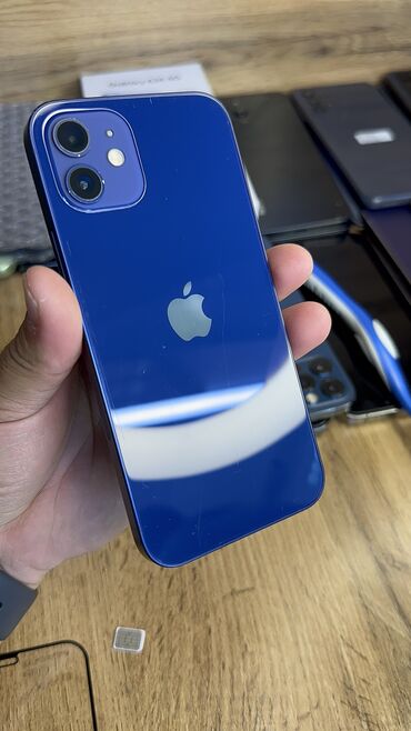 Apple iPhone: IPhone 12, Б/у, 128 ГБ, Защитное стекло, Чехол, 79 %