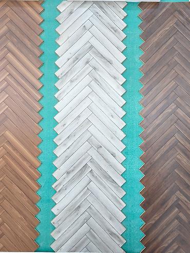 Herringbone naxışlı döşəmə örtüyü – müxtəlif rənglərdə taxta fakturalı
