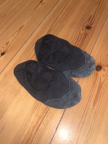 Digər qadın geyimləri: Böyük ve uşaq üçün keşke.Reqs ve gimnastika üçündür.Böyük üçün olan — 9