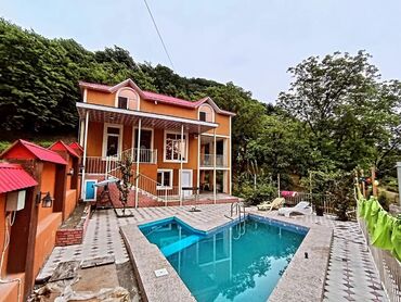 Bağ evlərinin kirayəsi: 200 kv. m, 3 otaqlı, Hovuzlu — 1