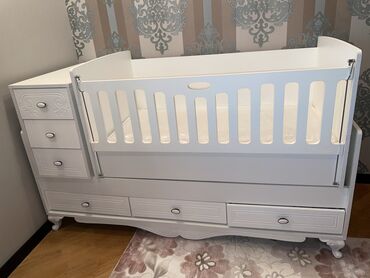 Beşiklər: Oğlan və qız üçün, Yeni, Dördbucaq, Beşik, Matras ilə, Yellənmə mexanizm ilə — 7