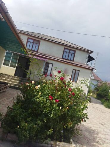 киргизия дом: Коттедж, Чолпон-Ата, Детская площадка, Парковка, стоянка, Барбекю