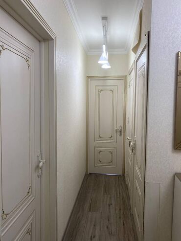 Köhnə tikili: Bakı, Yeni Günəşli Massiv V, 4 otaqlı, Köhnə tikili, m. Xalqlar Dostluğu, 100 kv. m -da lalafo.az — 13 Köhnə tikili: Bakı, Yeni Günəşli Massiv V, 4 otaqlı, Köhnə tikili, m. Xalqlar Dostluğu, 100 kv. m — 13