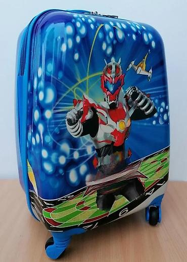 Rančevi, torbe i koferi: Dečiji kofer plave boje sa printom robota, idealan za putovanja. Kofer — 6