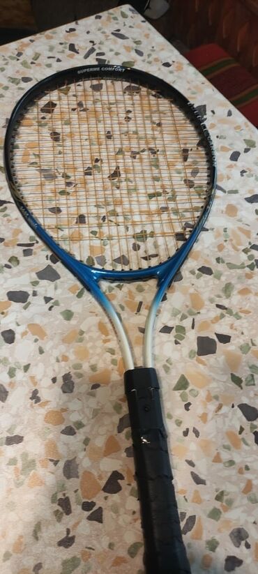 куплю теннисную ракетку: Ракетка подростковая для большого тенниса в отличном состоянии. + 3