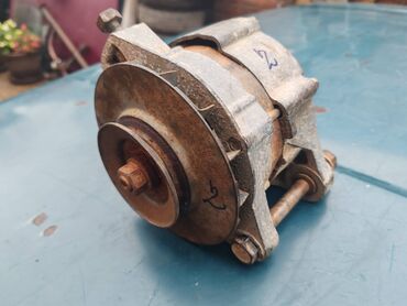 Auto delovi: Alternator Lada 2107 Riva, Lada 2121 Niva 1.6 br.2 . Polovno, ocuvano — 1