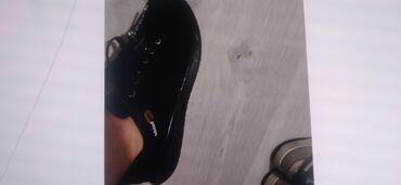 Women's Sneakers and athletic shoes: Кроссы 39./5 — 5