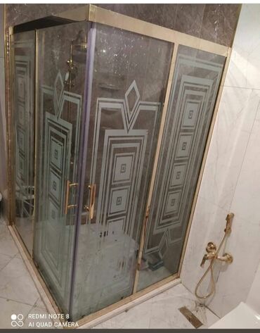 Duş kabinaları, arakəsmələr: Yeni Arakəsmə, Künc üçün, Pulsuz çatdırılma — 30