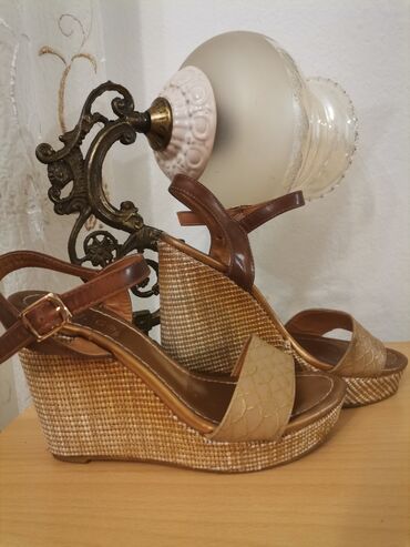 sandale sa platformom: Sandals, 37