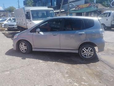 люк машина: Honda Fit: 2003 г., Автомат, Бензин, Хэтчбэк — 4