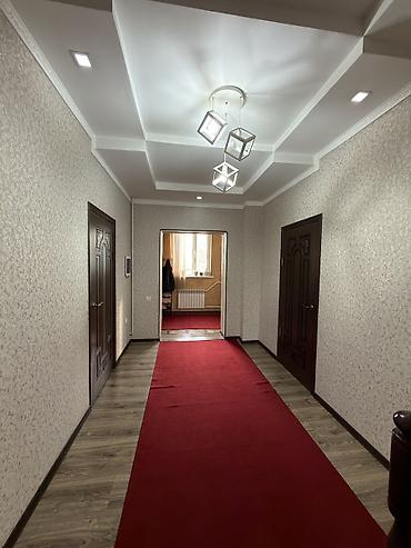 Продажа коттеджей и домов: Продаётся дом Район: ж/м Ак-Орго 2 этажа, 6 комнат Площадь дома: 218 м — 5