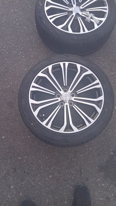 Disklər: Toyota Üçün R17 Disk Təkər. Təkər Ölçüsü 215/45/17 Disk Təkər Hər