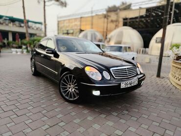 Mercedes-Benz: Mercedes-Benz E-Class: 2.6 l | 2002 il Sedan — 3