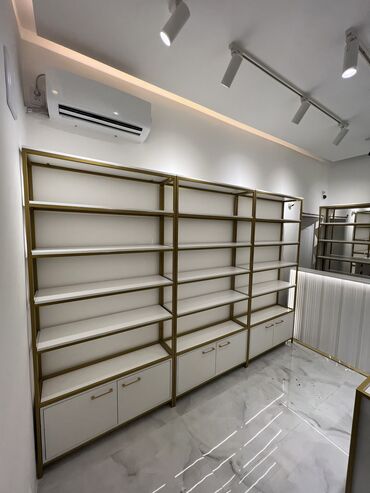 Кронштейны, стойки: Кронштейн Для телефонов и их аксессуаров, Материал: Стекло, С ящиками, Новый — 24