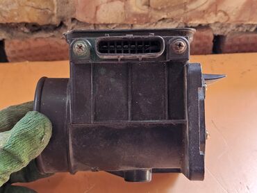 Датчики, сенсоры, предохранители: Расходомер Mitsubishi 1997 г., Б/у, Оригинал, Германия — 6