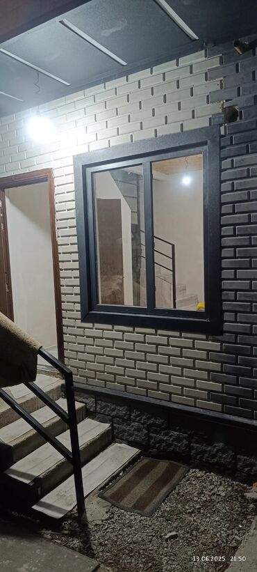 долгосрочная аренда домов ош: 30 м², 2 комнаты, Бронированные двери, Балкон застеклен
