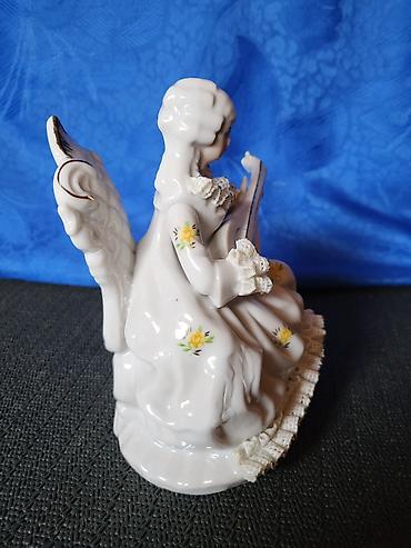 Figure: Nemacka nova figura dama sa mandolinom iz 70ih godina. Porcelanska — 11