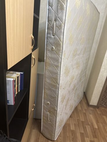 Спальные матрасы: Спальный матрас, Двухстворчатая, Пружинный, Другой вид, Другой бренд, Матрасы средней жесткости