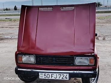masin led: VAZ 2104, universal kuzov, qırmızı rəng. Xüsusiyyətlər: - Kuzov: 5 — 6