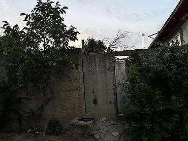 Продажа коттеджей и домов: Продается дом с общей площадью 12 сот. Территория дома 10 сотик и — 10