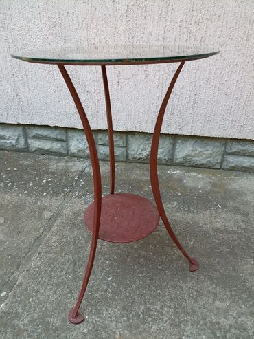klupe i stolovi na rasklapanje: Metalni stočić sa slike, kružna loča debljine 5 mm, prečnika fi - 38