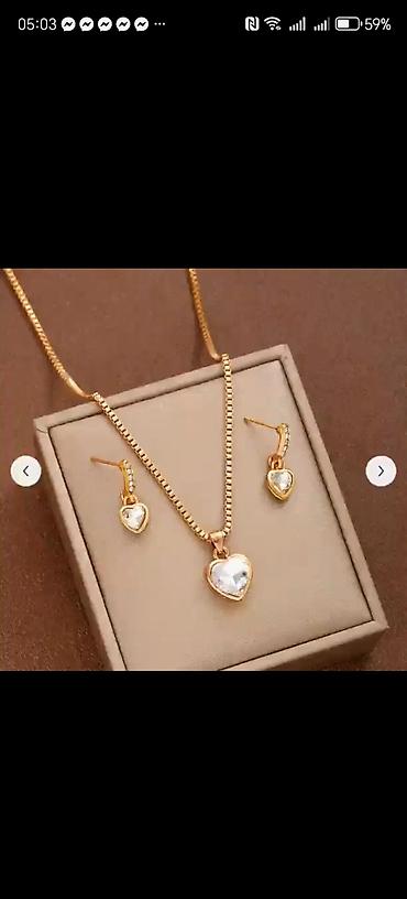 Setovi nakita: Komplet nakita – zlatna boja, motiv srca Sadrži: - Ogrlicu sa — 8