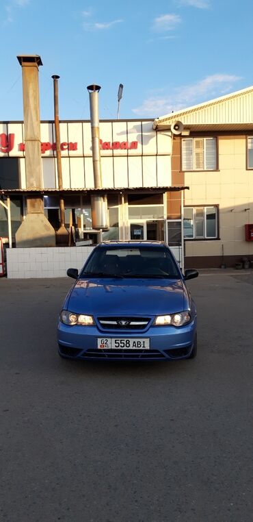 срочно срочно продаю машина: Daewoo Nexia: 2008 г., 1.6 л, Механика, Бензин, Седан
