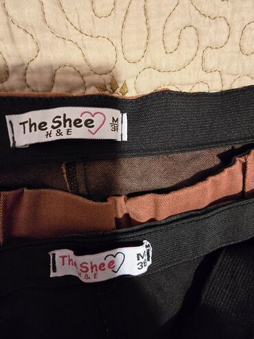 Qadın şalvarları: Bu dəstə müxtəlif üslublu dörd qadın şalvarı və bir qara ətək — 28