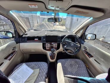 срочно срочно продам машину: Toyota Corolla Verso: 2003 г., 1.8 л, Автоматические, Бензин, Минивэн