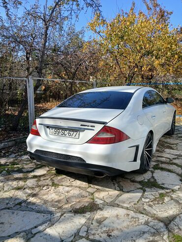 Mercedes-Benz: Mercedes-Benz sedan - Kuzov: ağ rəng, 4 qapı - Nömrə: 99-SC-677 (AZ) — 7