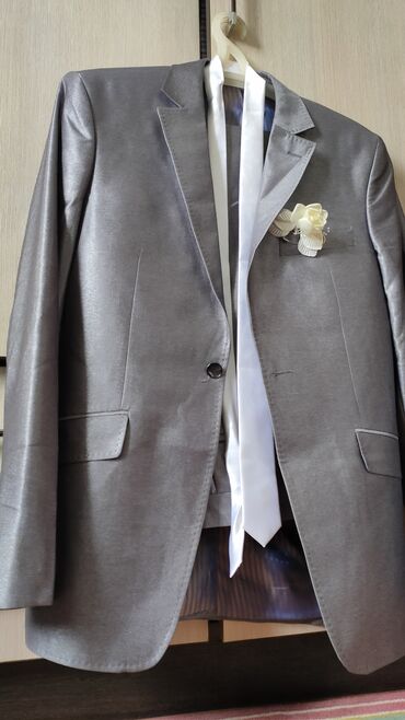 мужской костюм для выпускного: Костюм 3XL (EU 46), цвет - Серебристый