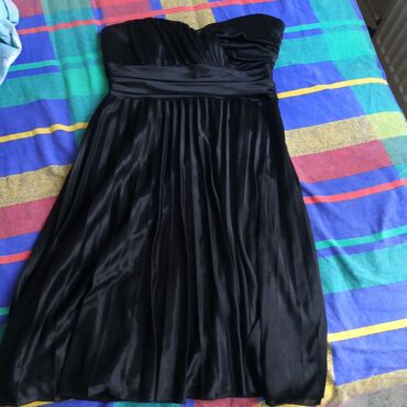 crna kožna haljina: Svecana haljina moze da se stave bratele ima gde da se zakace