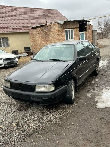 Volkswagen: Volkswagen Passat: 1989 г., 1.8 л, Механика, Газ, Седан