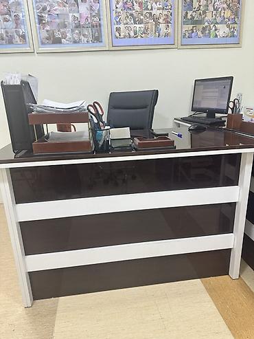 Ofis mebeli: Mebel: Ofis üçün yazı masası. Keyfiyyətli, möhkəm materiallardan — 1
