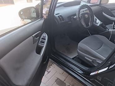 byd e2 2025: Toyota Prius: 2012 г., 1.8 л, Вариатор, Гибрид, Хэтчбэк — 7
