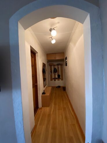 сниму квартиру в центре бишкека: 2 комнаты, 40 м², Индивидуалка, 5 этаж, Косметический ремонт
