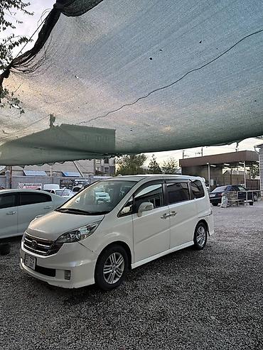 Honda Stepwgn: 2008 г., 2 л, Автомат, Газ, Минивэн