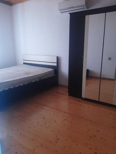 sirvanda kiraye evler: Əşyalarla birlikdə heyet evi. Yataq otağı dəsti, qarderob, çarpayı