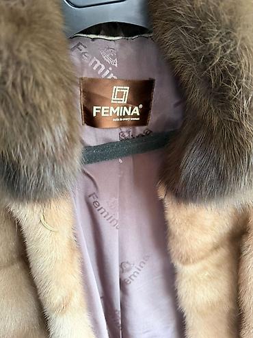 Kürklər: Material: Norka, boynu ve qollari sobol Razmer:M-L Brend:Femina — 2