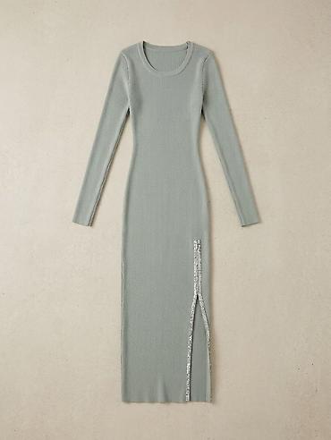 sade donlar: Uzunqol trikotaj paltar – boz-yaşıl ton - Model: bədənə oturan, midi — 1