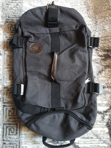 Məktəb çantaları: 1 ci Tactical 25 manat 2 ci Boz rəngli 25 manat 3 cü Qəhvəyi rəngli 15 — 1