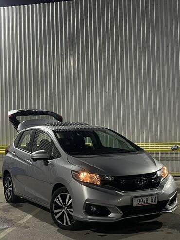 срочно в связи с переездом: Honda Fit: 2019 г., 1.5 л, Автомат, Бензин, Хетчбек